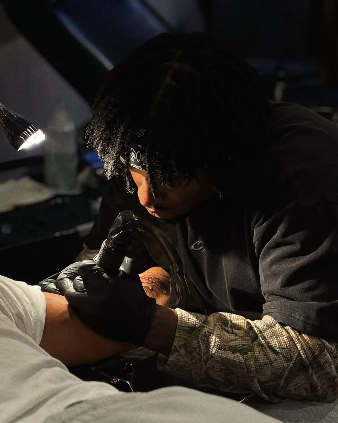 red white and black no smoking sign