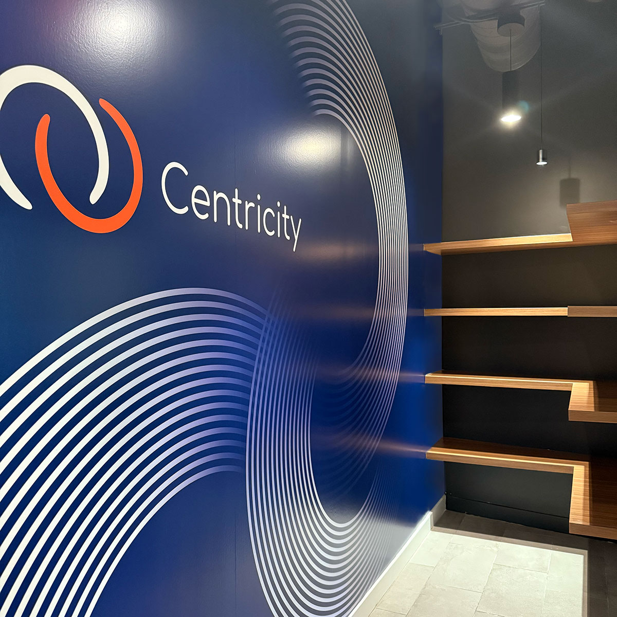 Centricity entrance wall with large swirls