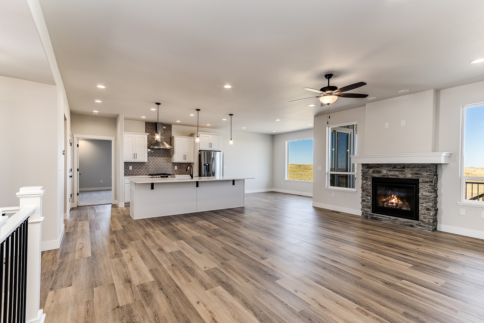 {{ custom_values.service_1 }} in {{custom_values.biz_area_1})