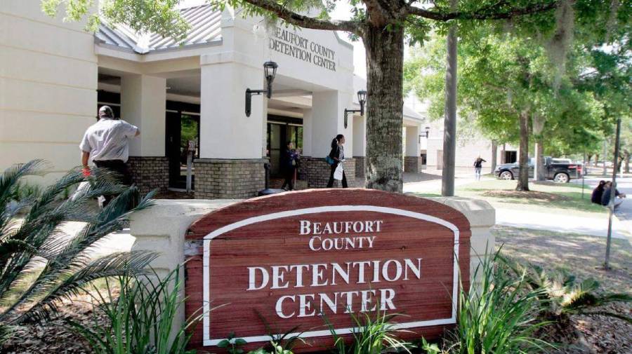 Entrada del centro de detención de Beaufort County en Washington