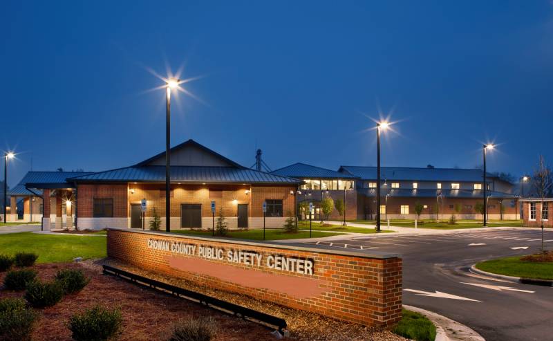 People arriving at the Chowan County Detention Center for release information