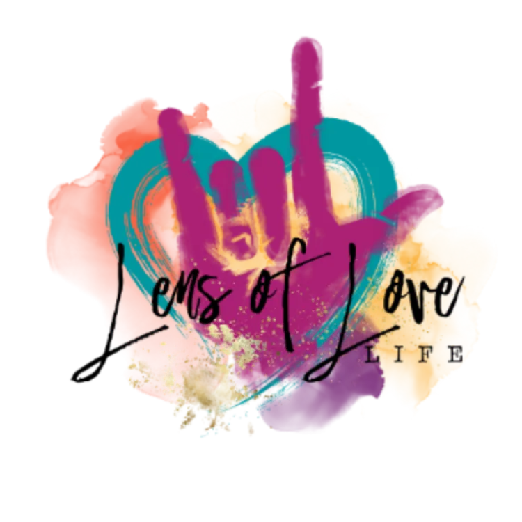 Dani Apgar Lens of love logo
