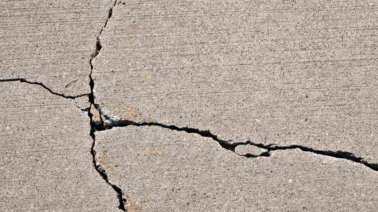 driveway crack repair