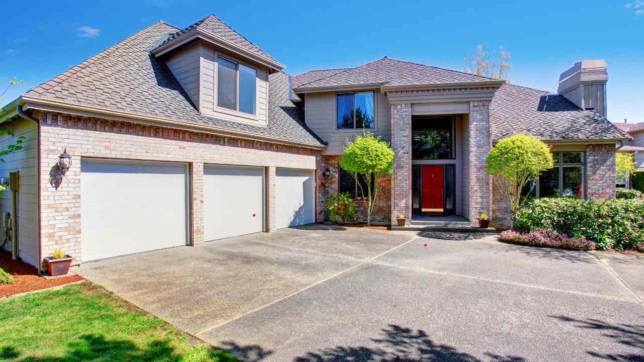 asphalt vs concrete driveway