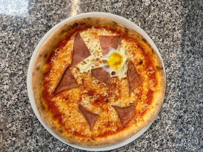 Pizza Bismarck