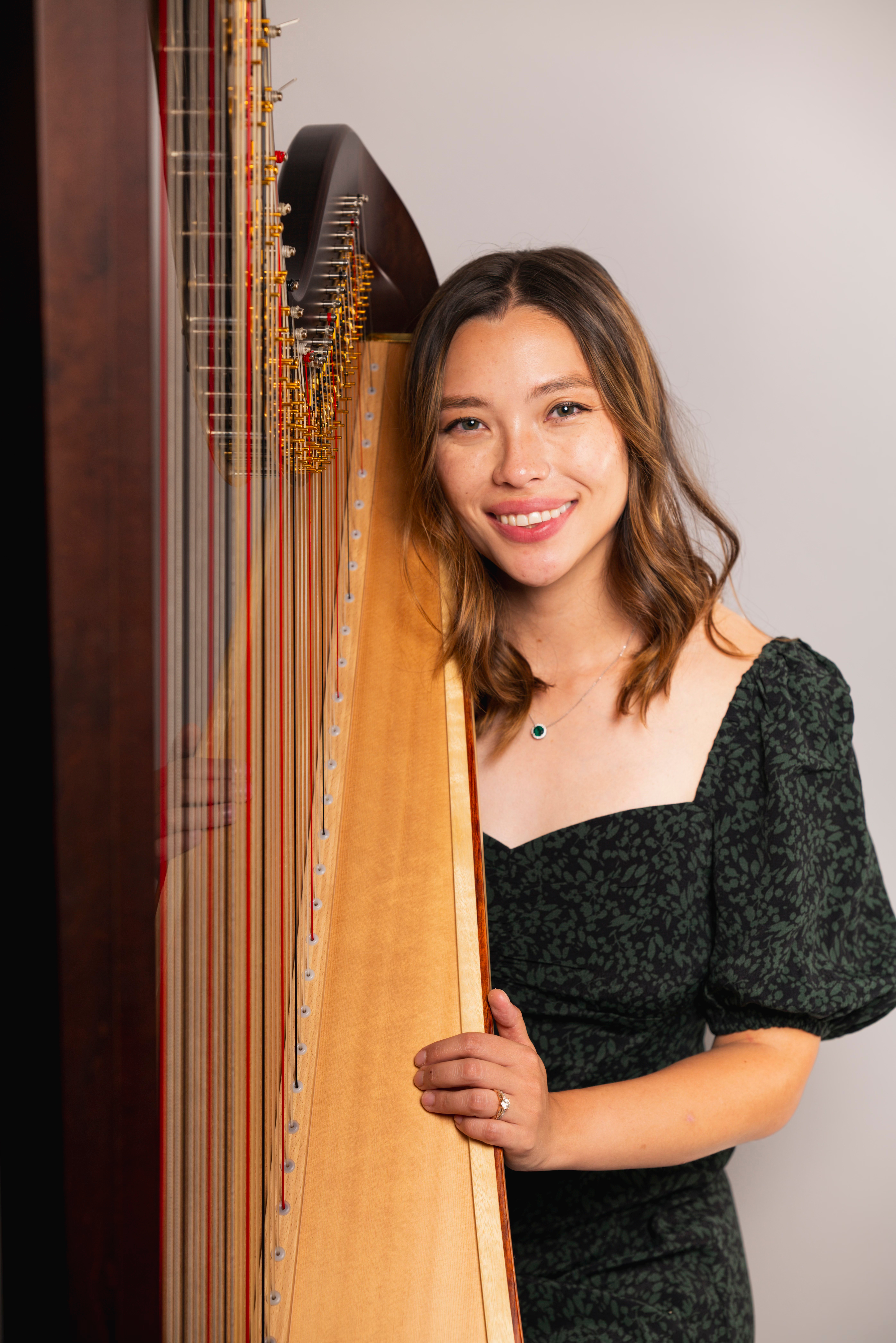 shallow focus photography of clear glass and silver chandelier