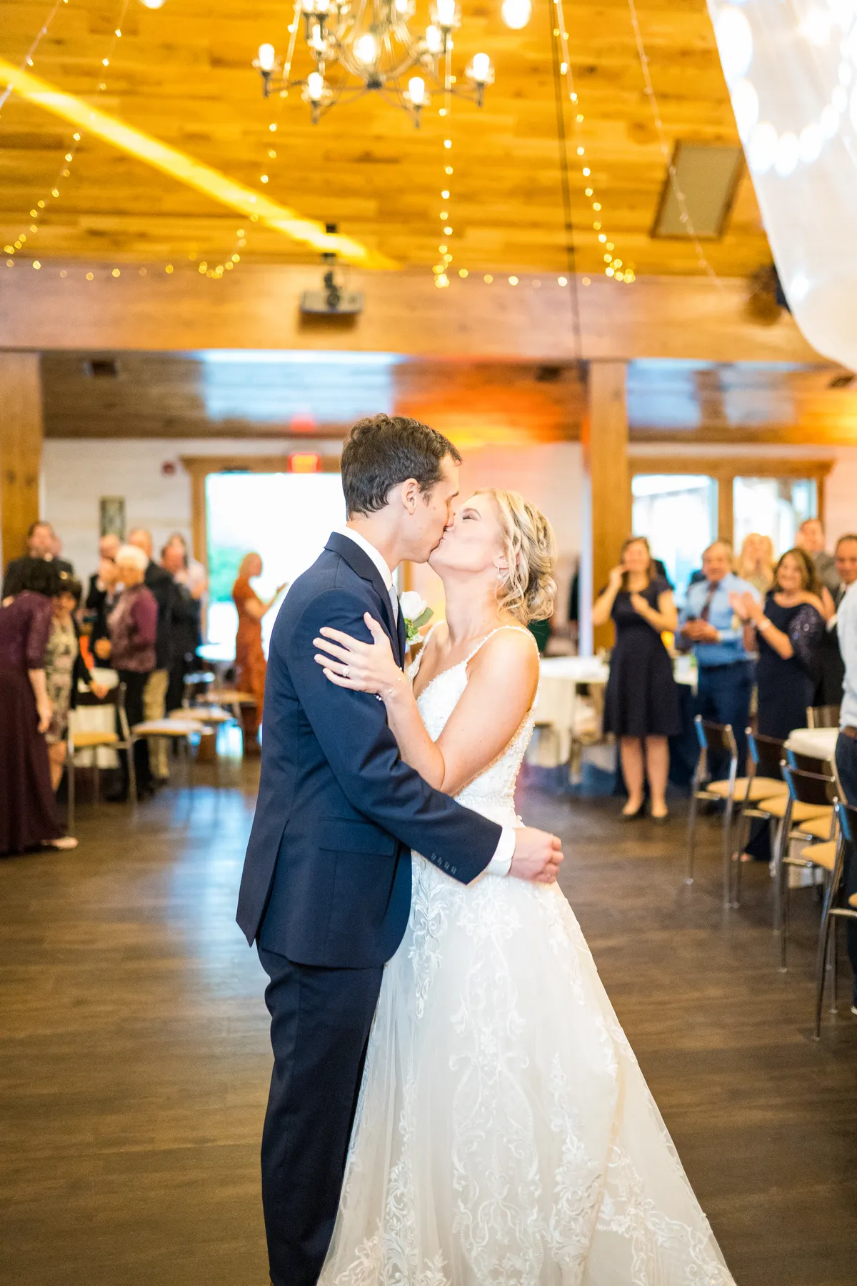 2027 Wedding Colors: What Tulsa Couples Are Choosing