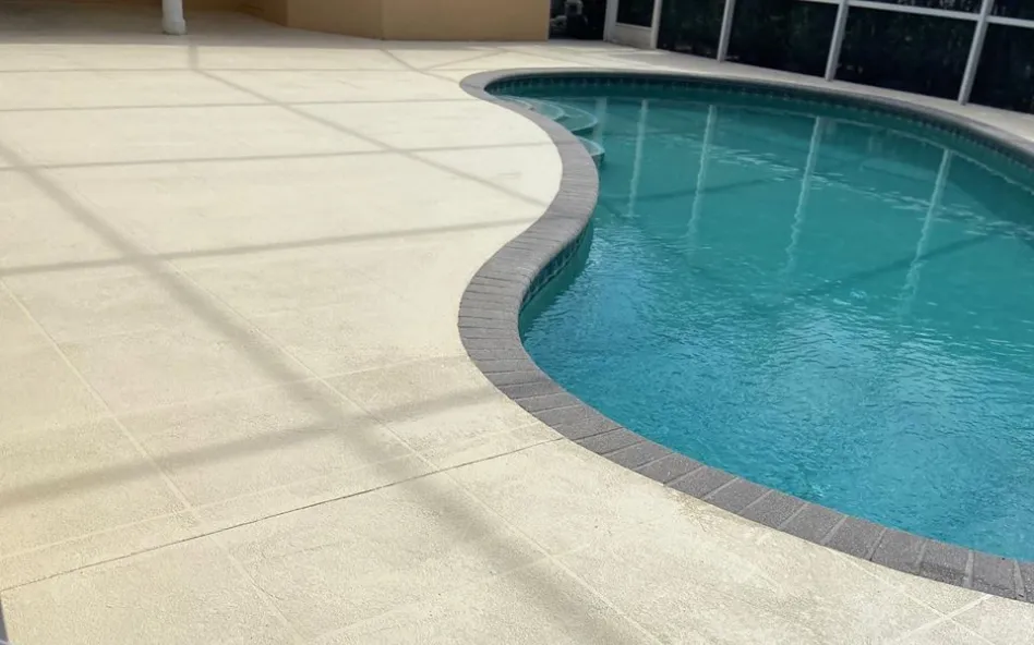 Bradenton Concrete builds and installs pool deck