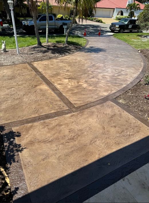 Bradenton Concrete builds and installs pool deck