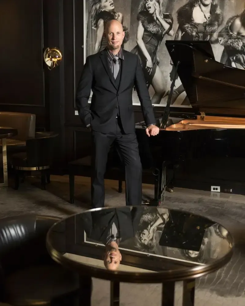 Jeremy Weinglass pianist at Hotel Bel Air