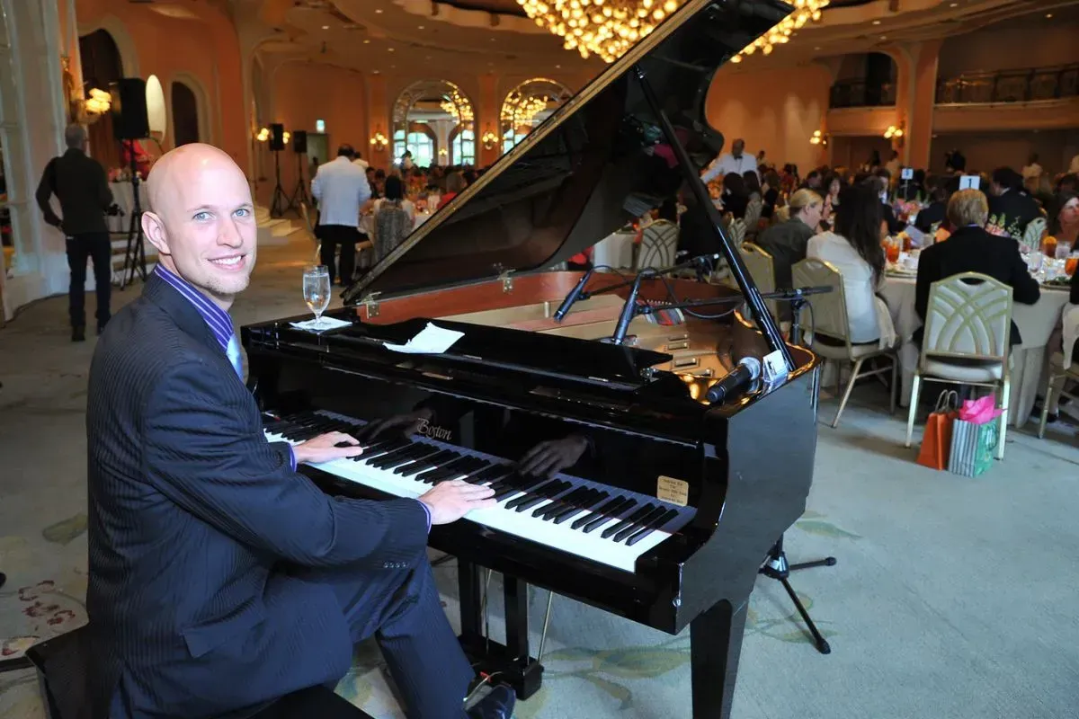 Jeremy Weinglass performing for luncheon at The Beverly Hills Hotel