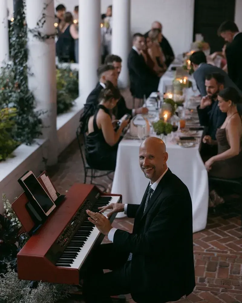 Jeremy Weinglass performing for dinner reception at Crane Cottage, Jekyll Island