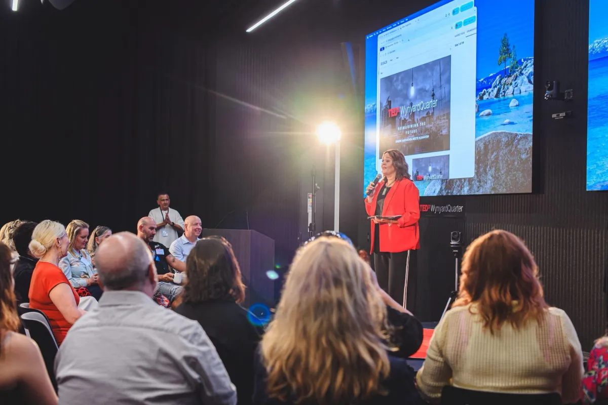 Experts Are Sitting on Gold… And Saying Nothing