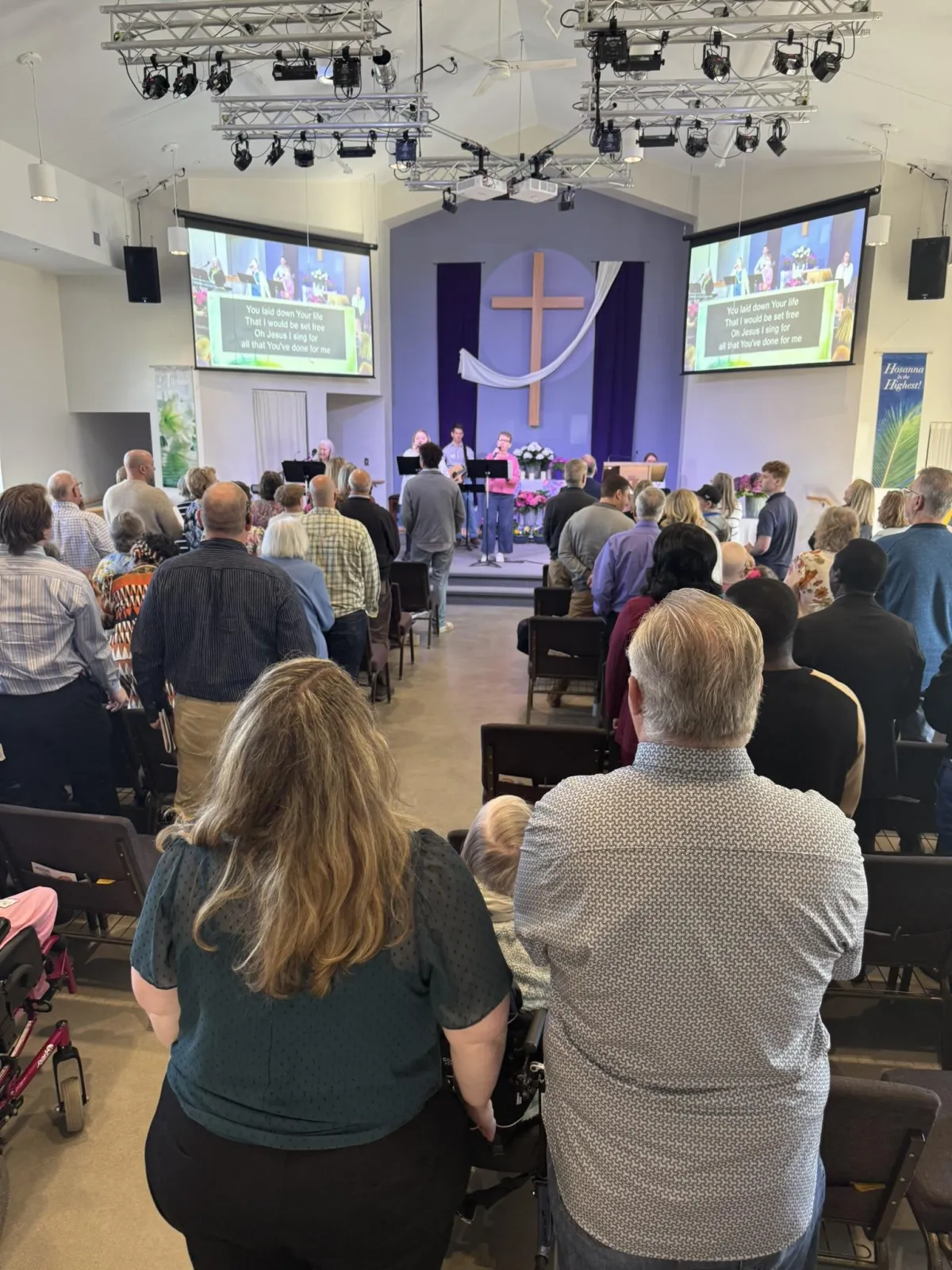 Worship ministry at Chain of Lakes Church in Blaine MN