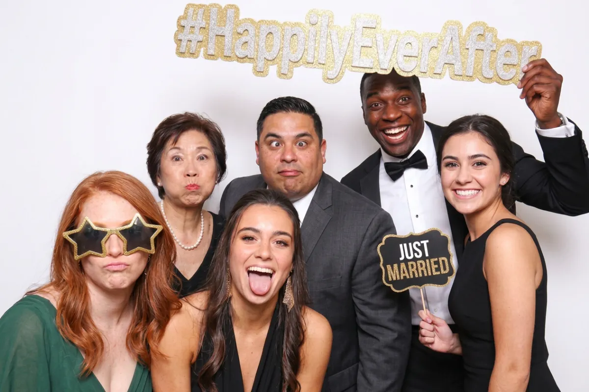 Fairfield County CT Weddings: Why Darien & New Canaan Couples Choose Photo Booths