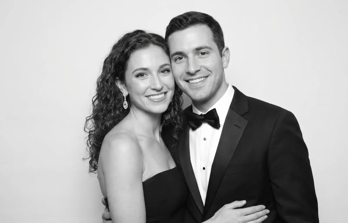 Winter Wedding Photo Booth Ideas: NYC Holiday Season Celebrations