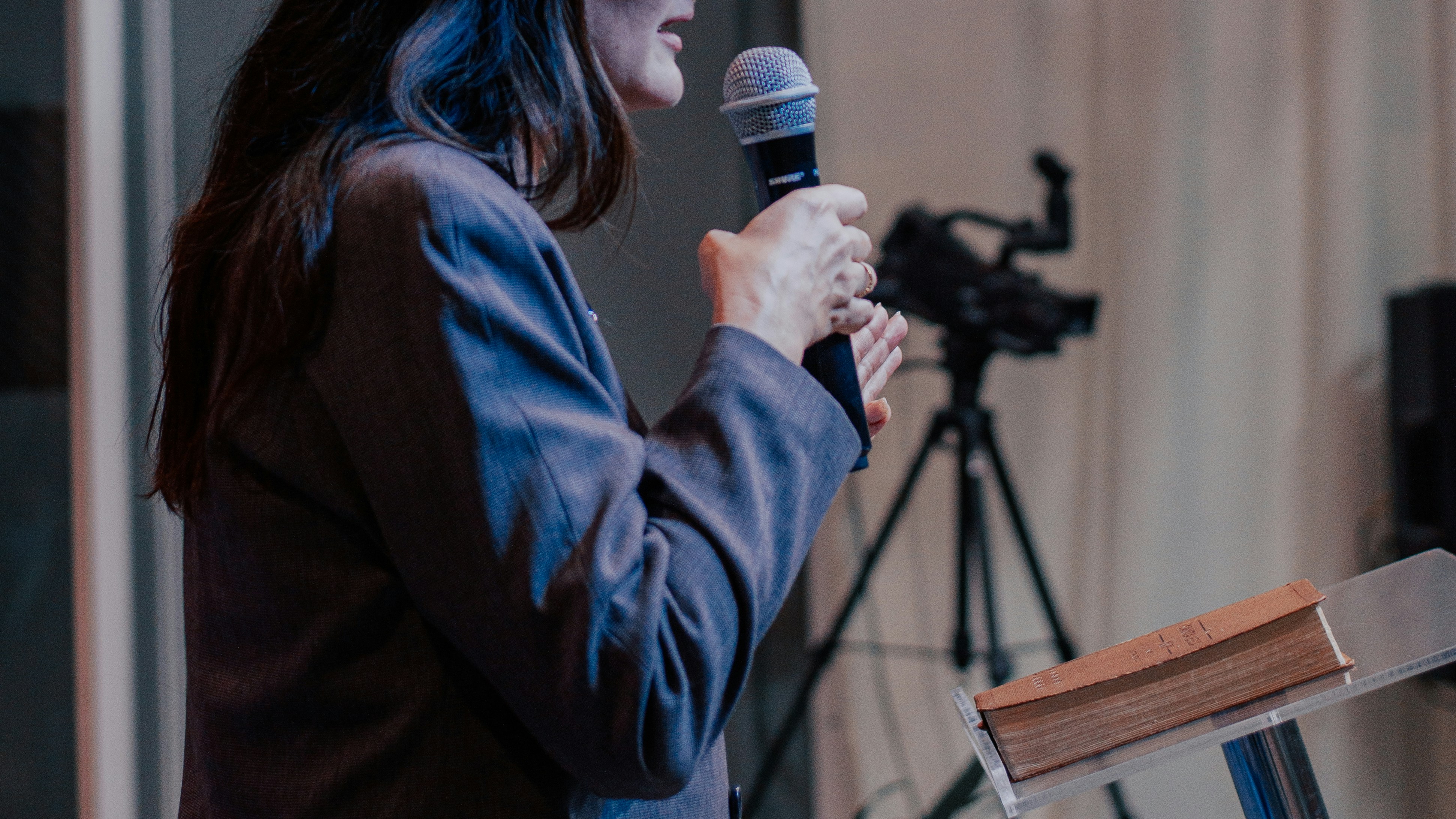 Blog about how the fear of judgement can hold you back from speaking up