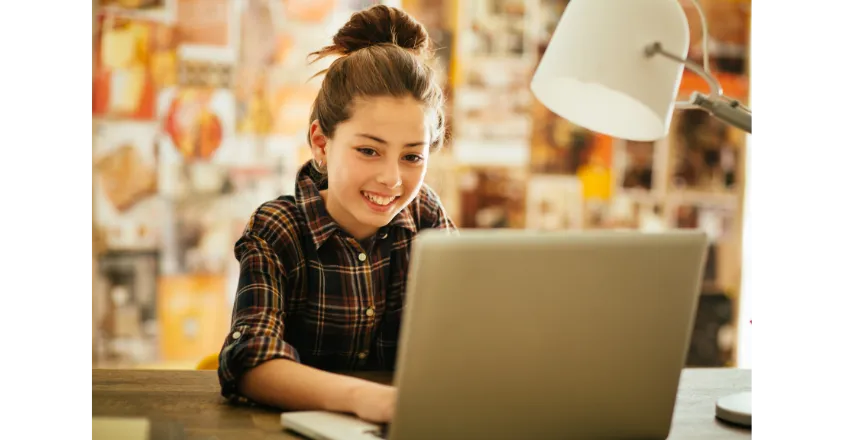 man in black shirt using computer