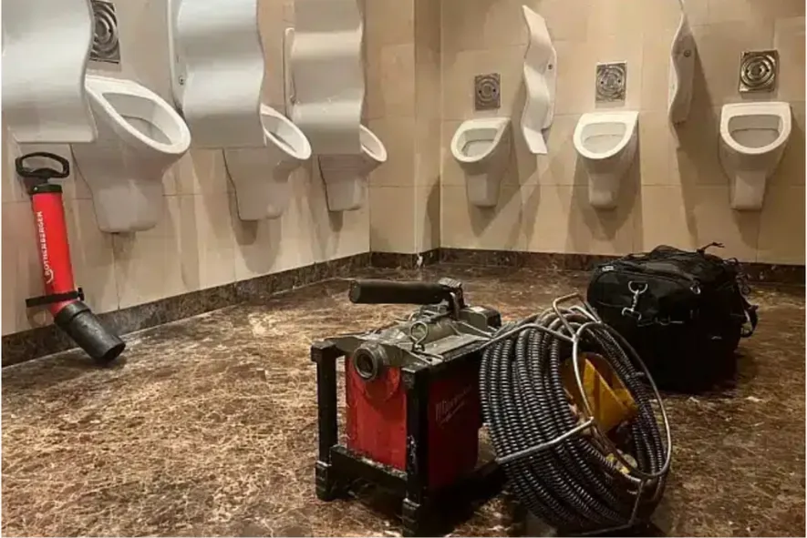 WC dugulás hibát nem tünetileg, hanem okában kezeljük, hogy ne térjen vissza.