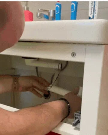 Fürdőkád, Mosdókagyló, Zuhanytálca és Padlóösszefolyó Világi Tamás