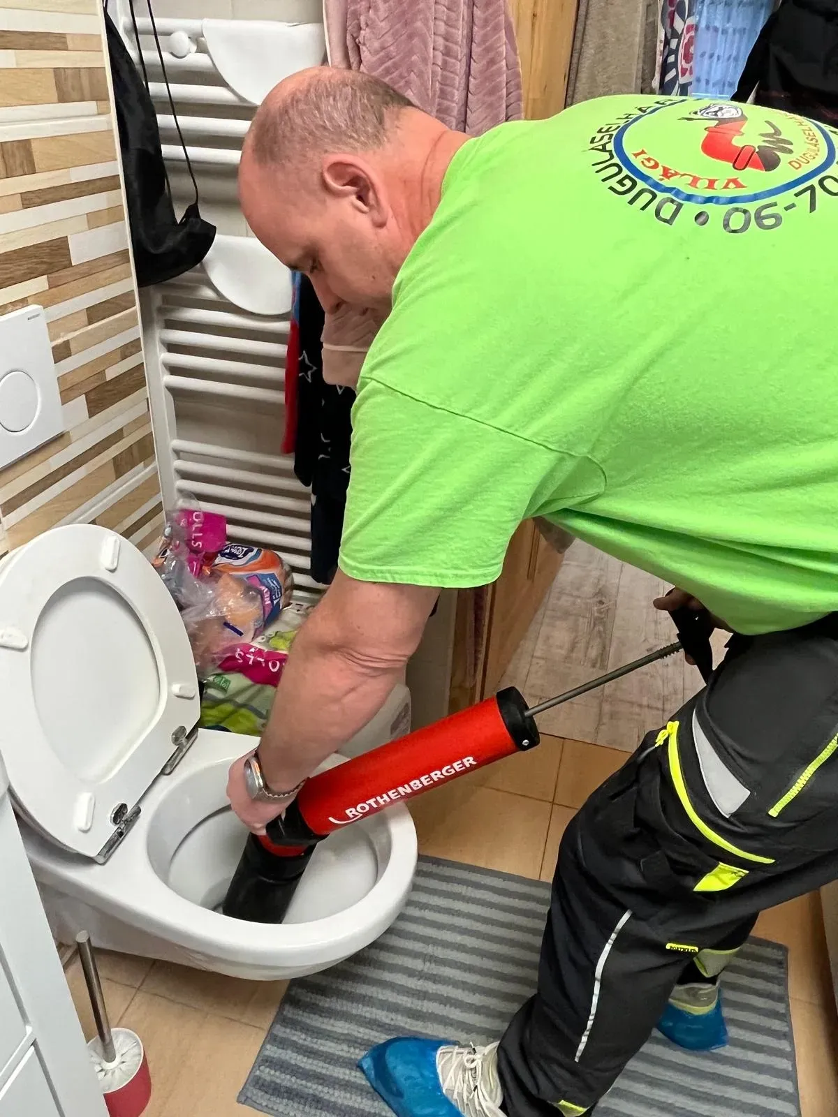 Dugult WC elhárítása gépi eszközzel