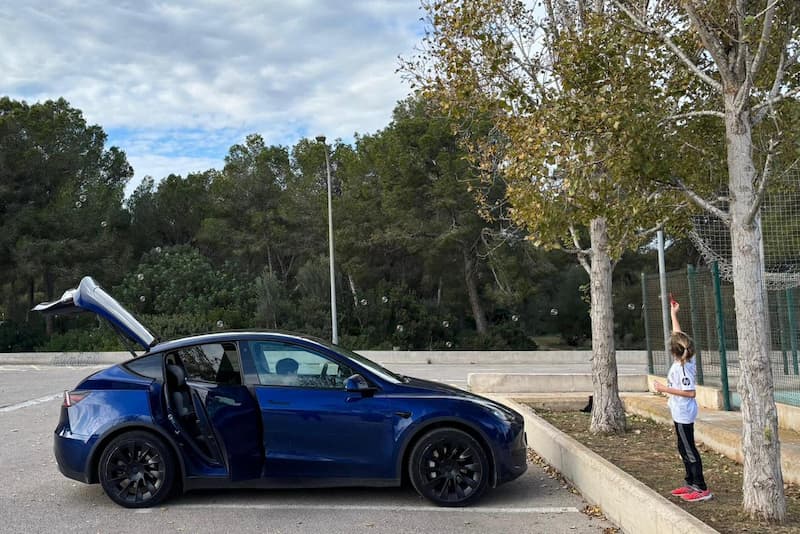 Tesla certificados CAE en España: ayuda económica por cambiar a coche eléctrico