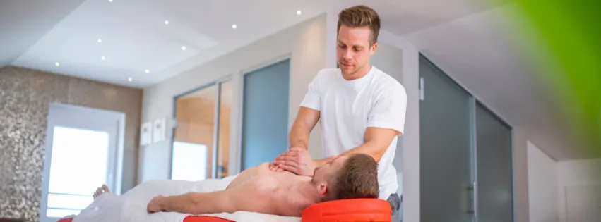 How Much Should a Massage Therapist Charge?