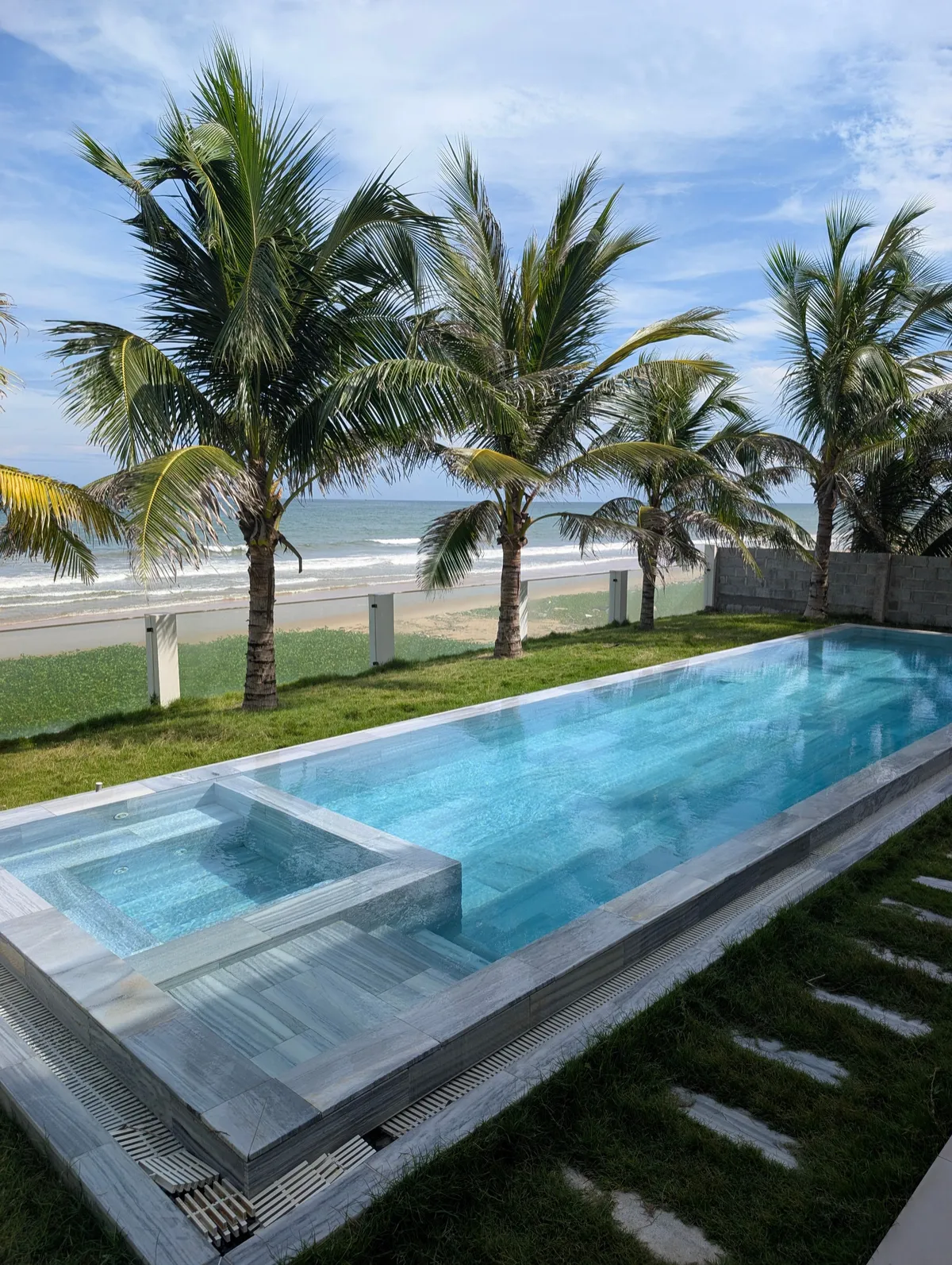 Beach house with a pool on the Isle of Palms