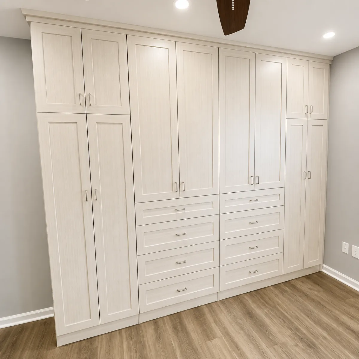 Custom Closet Design and Installation 