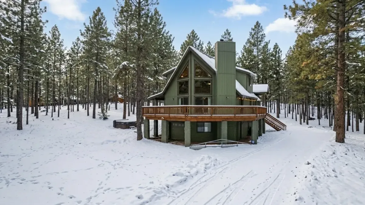 house in Forest Lakes