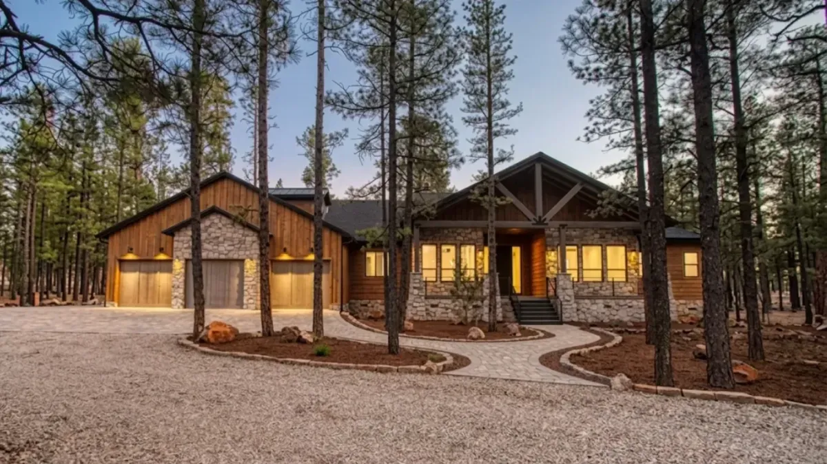 Log House in Payson