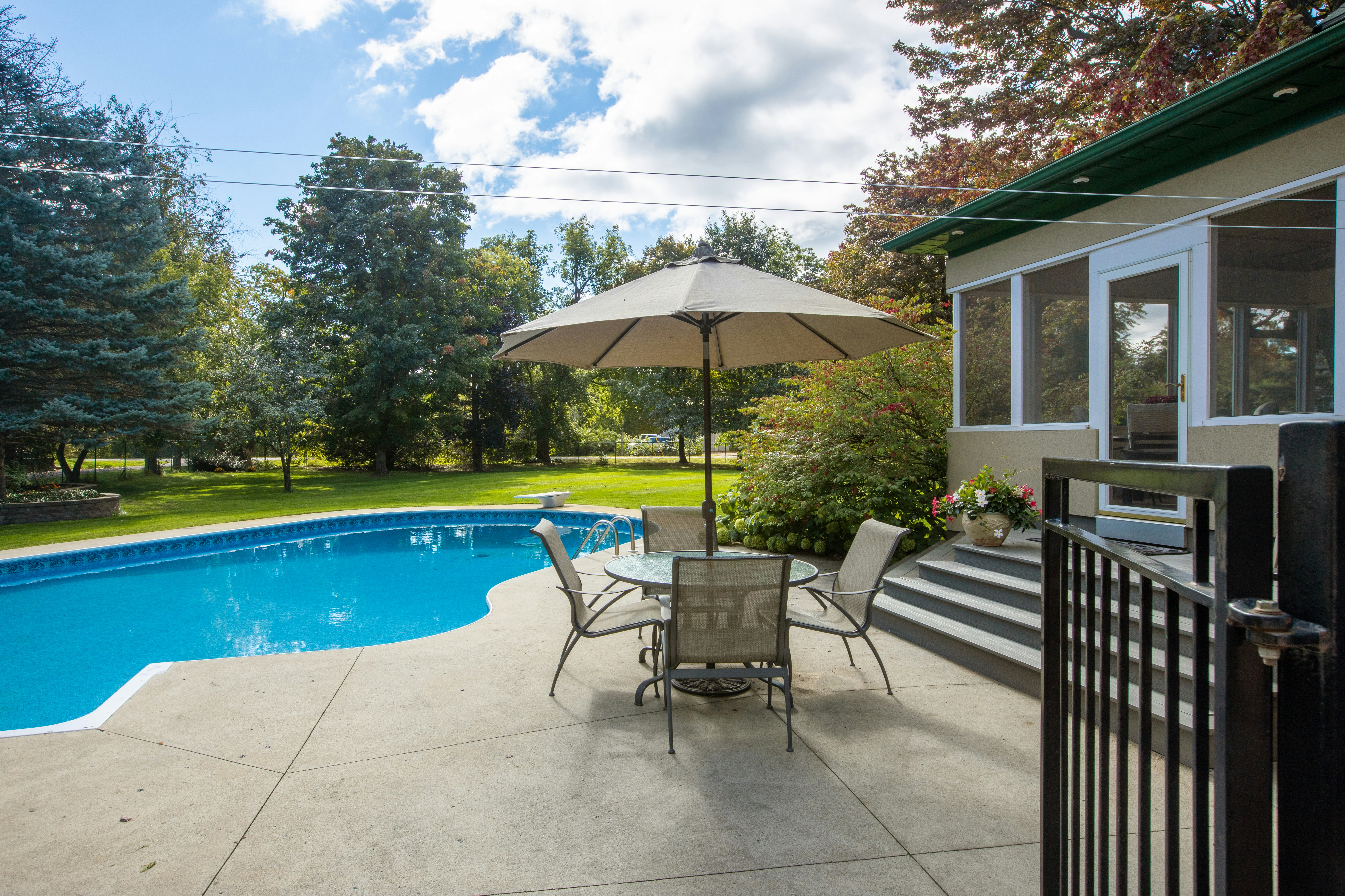 Decorative concrete pool patio Windhm County