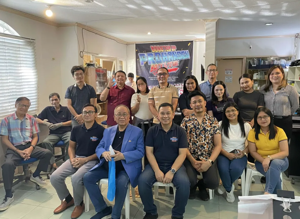 MOJi-Vee wellness team collaborating