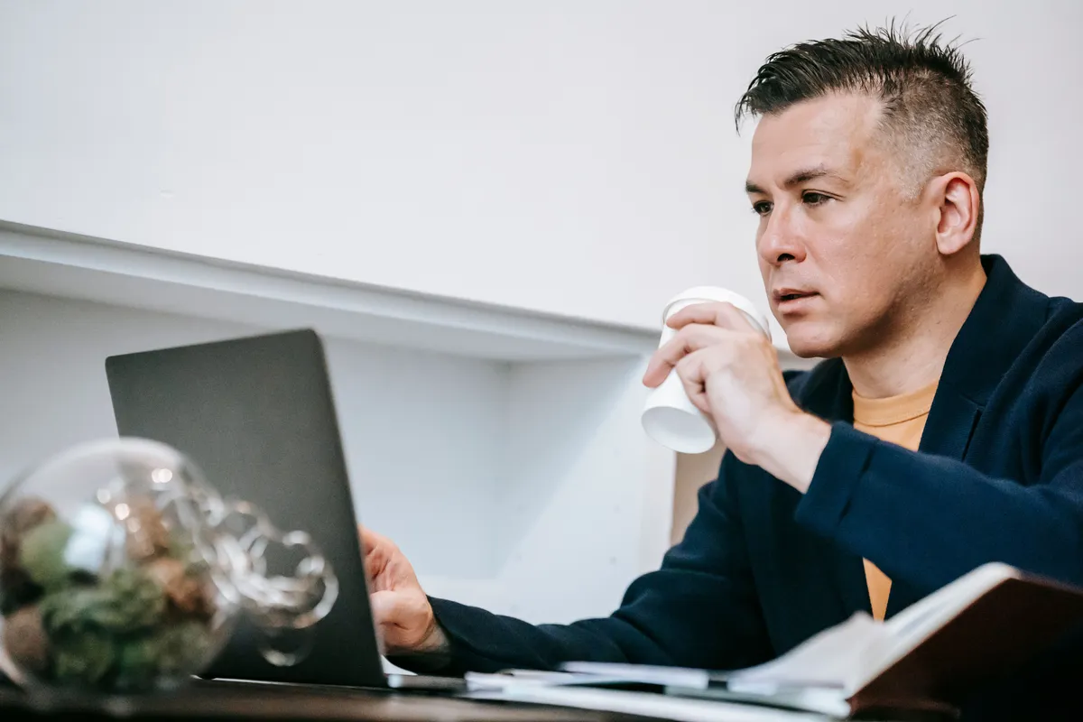How to Write Better Business Headlines: 8 Practical Tips