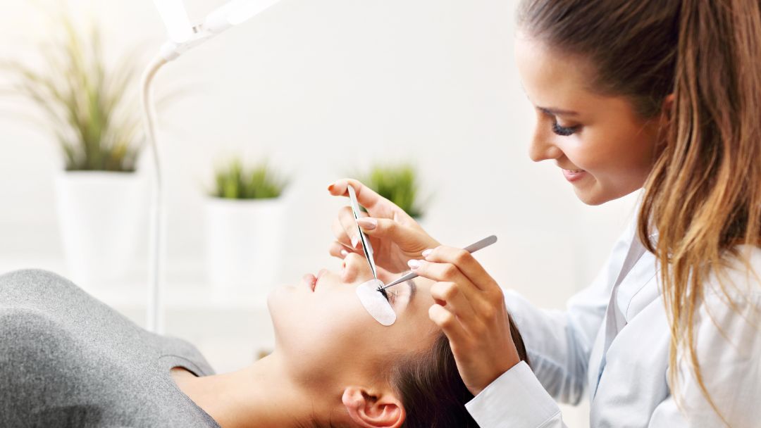 5 Simple Ways to Attract New Clients to Your Salon This Month