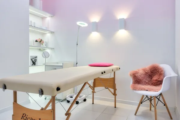 What Actually Makes Someone Choose Your beauty Salon Over the One Down the Road