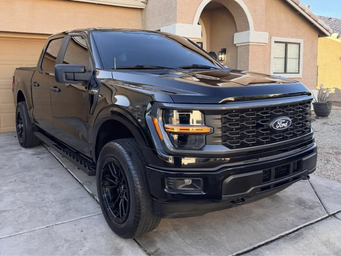 {{ custom_values.service_1 }} in {{custom_values.biz_area_1})