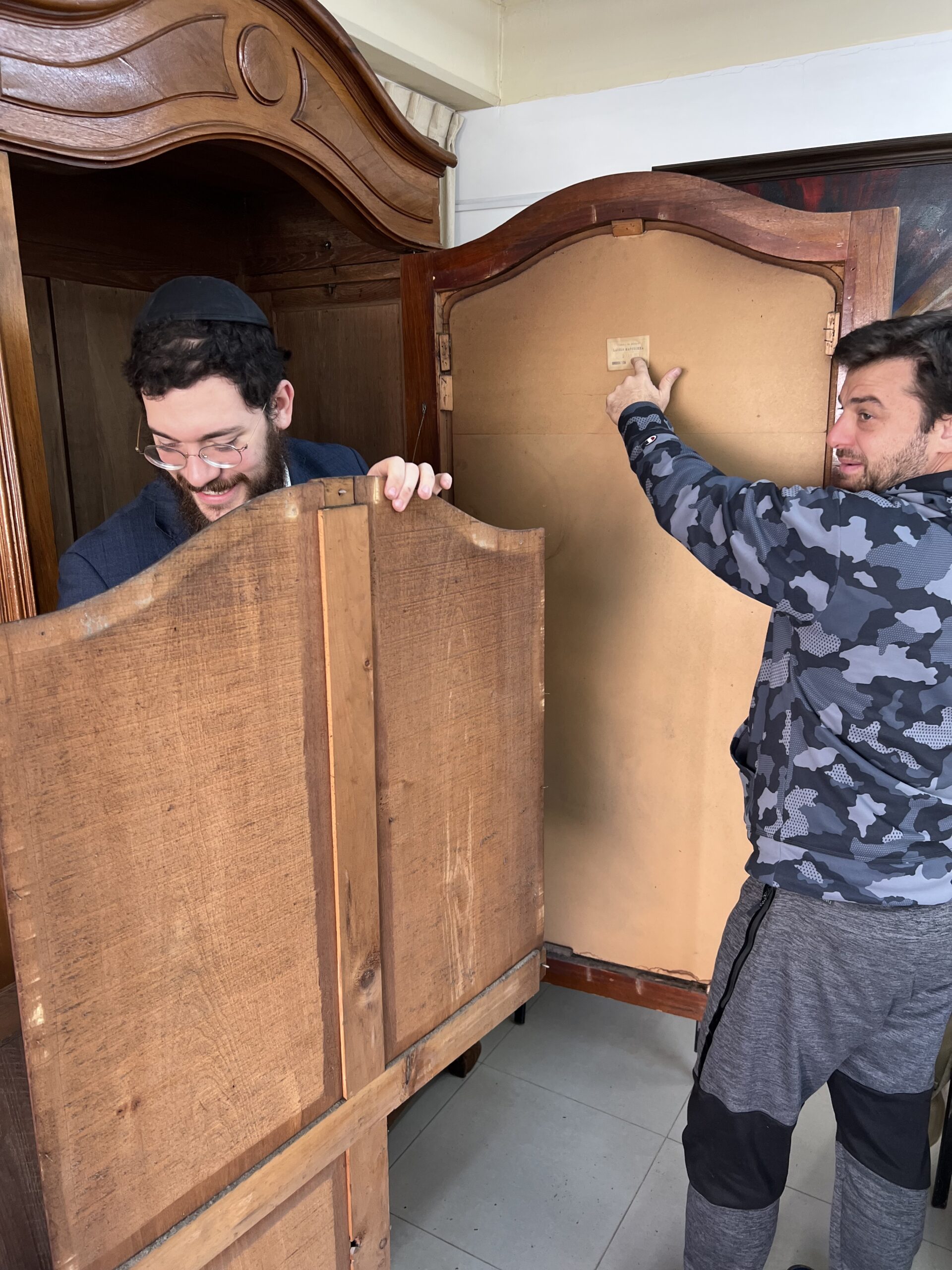 The art of our rabbi on our Aron Hakodesh