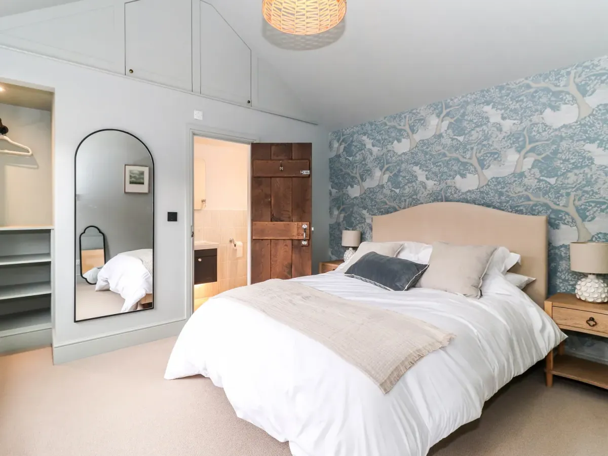 Holiday Let Chipperfield Herts - Bedroom of Tuffs Farm