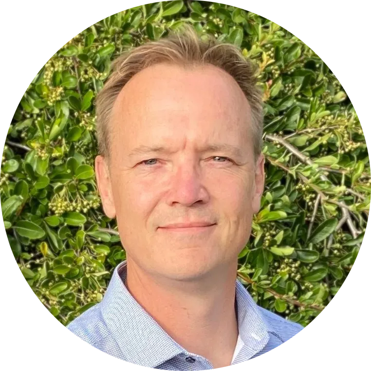 contact person photo macaws.ai