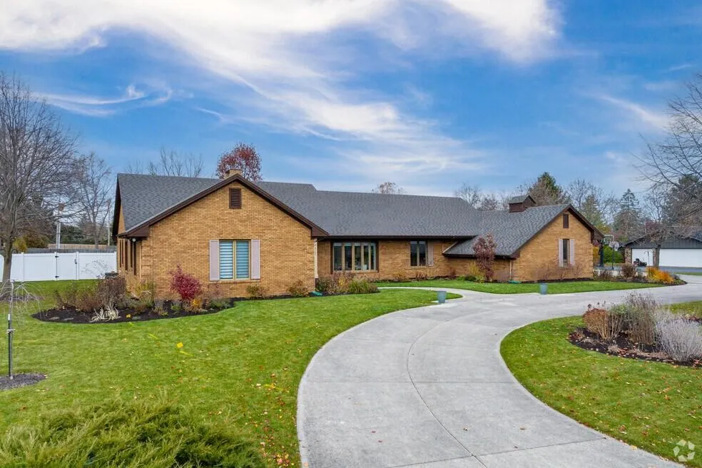 Fort Wayne Concrete builds and installs Driveway