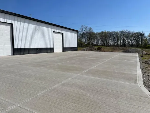 Fort Wayne Concrete builds and installs Driveway