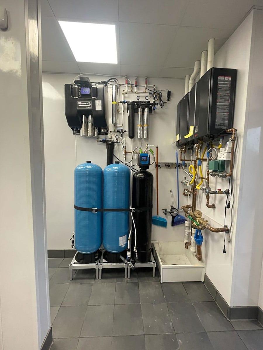 Commercial water filtration system installation service