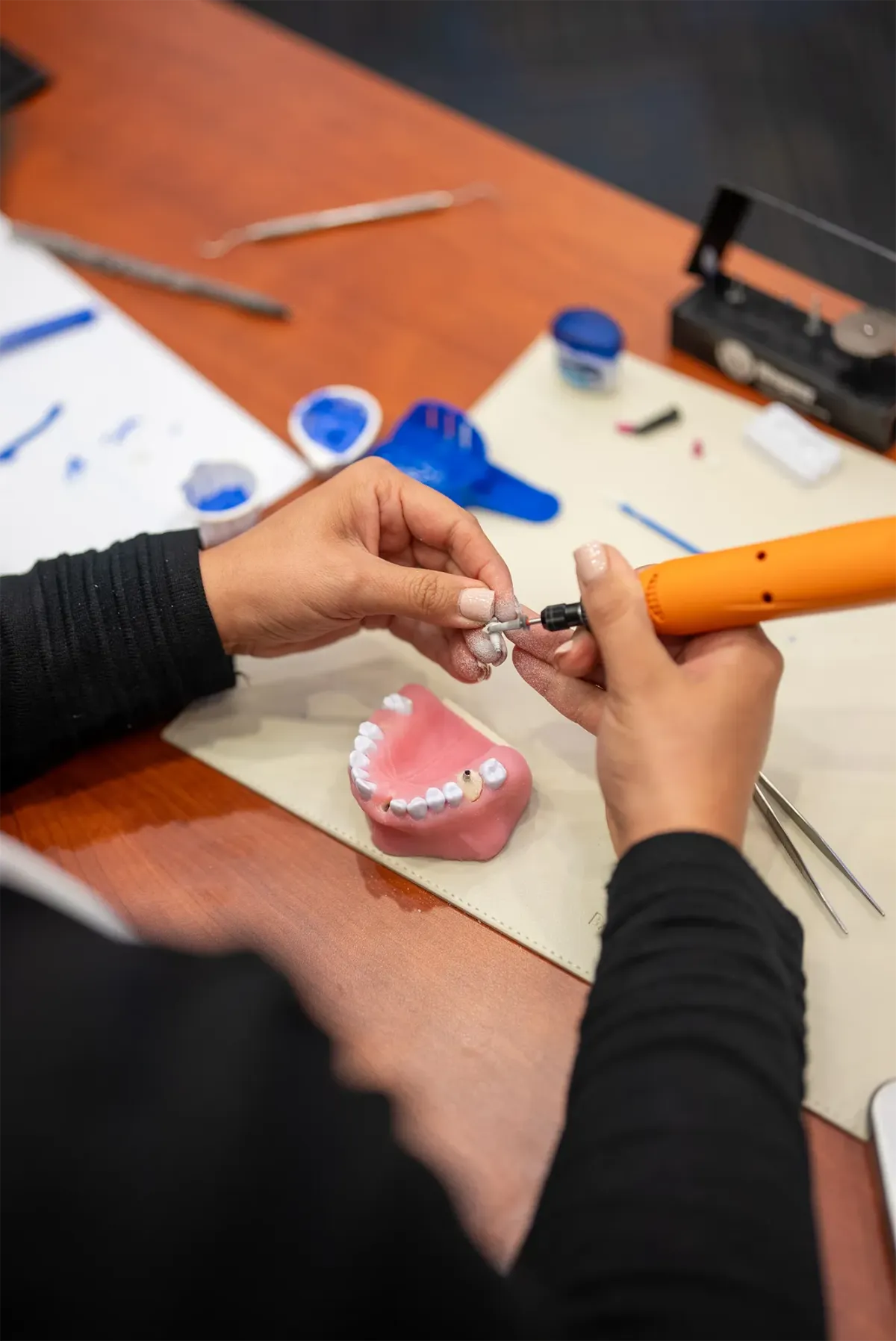 Student uses tools to practice