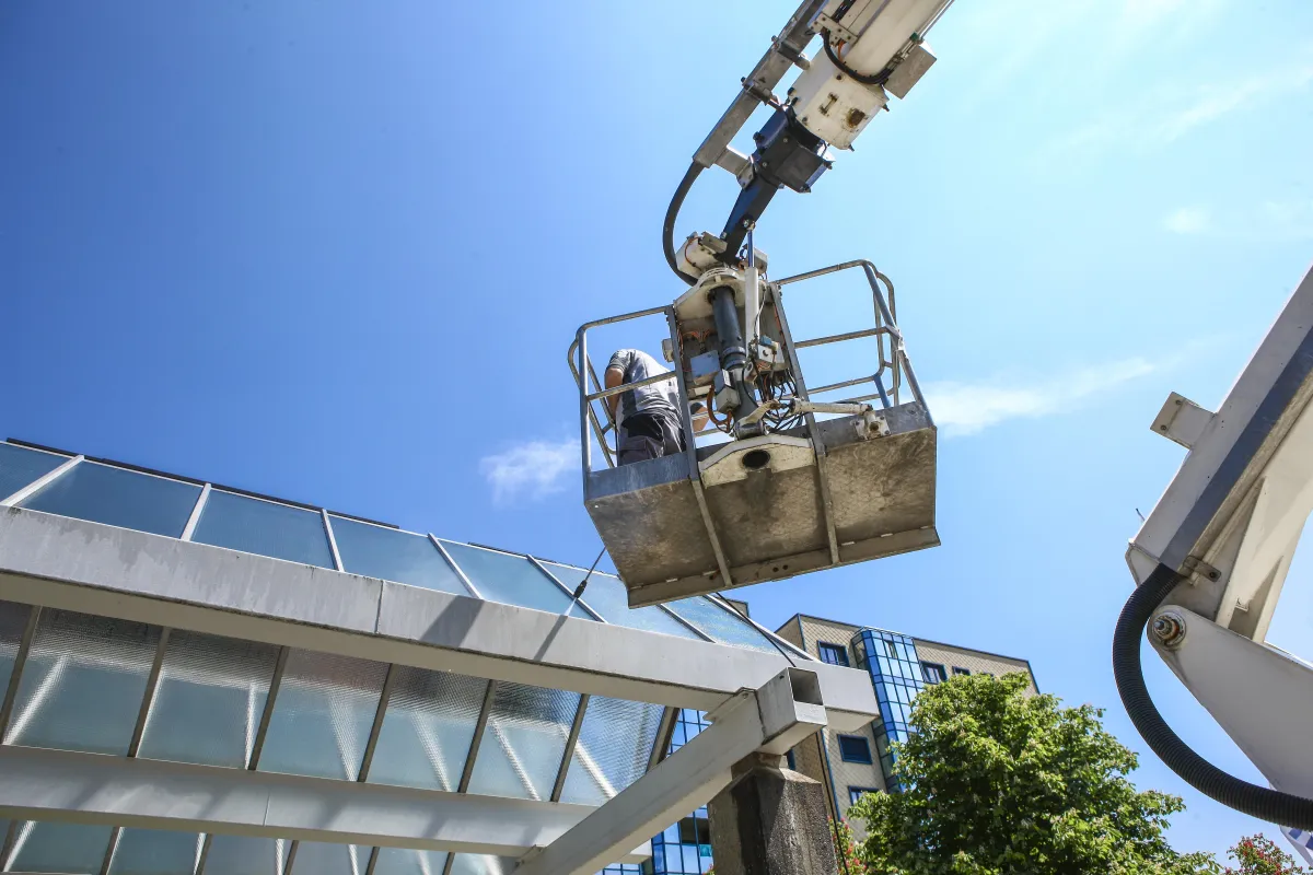 High Lift Window Cleaning