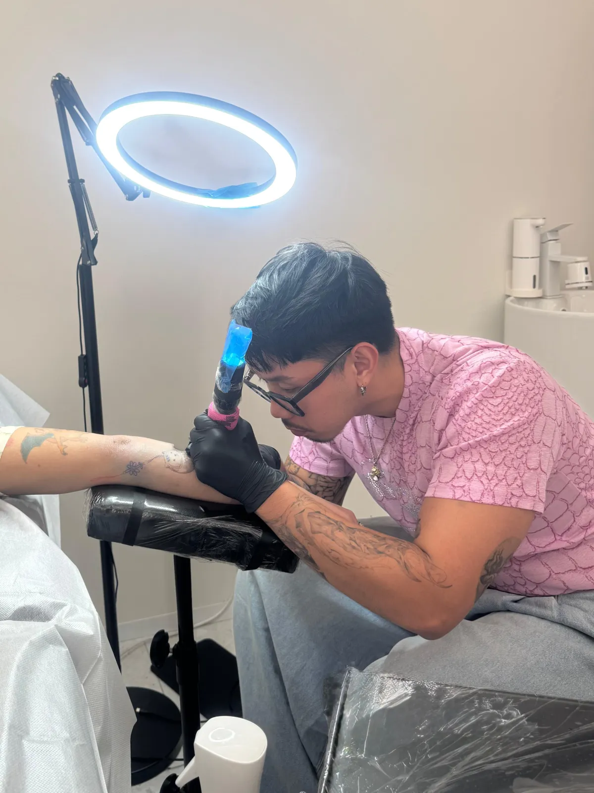 red white and black no smoking sign