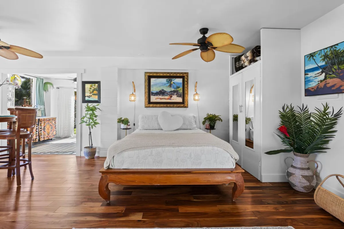 Two Cats Furnishing Services Hawaii