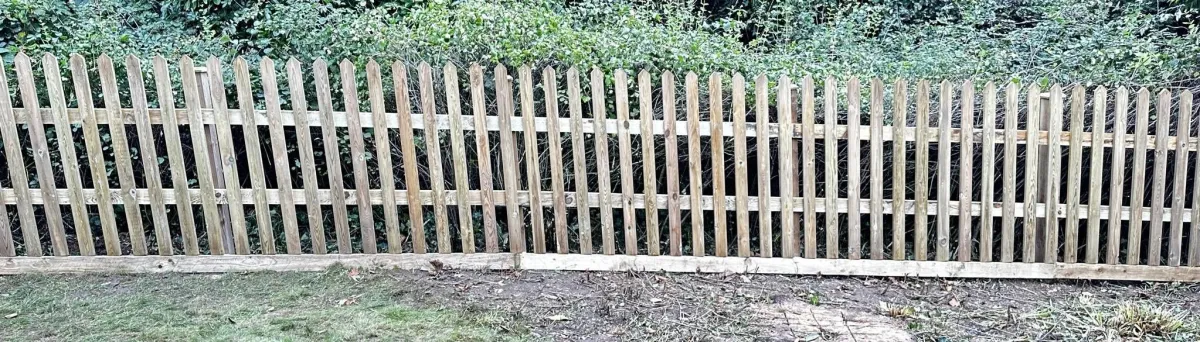 Fencing, timber chainlink, stock