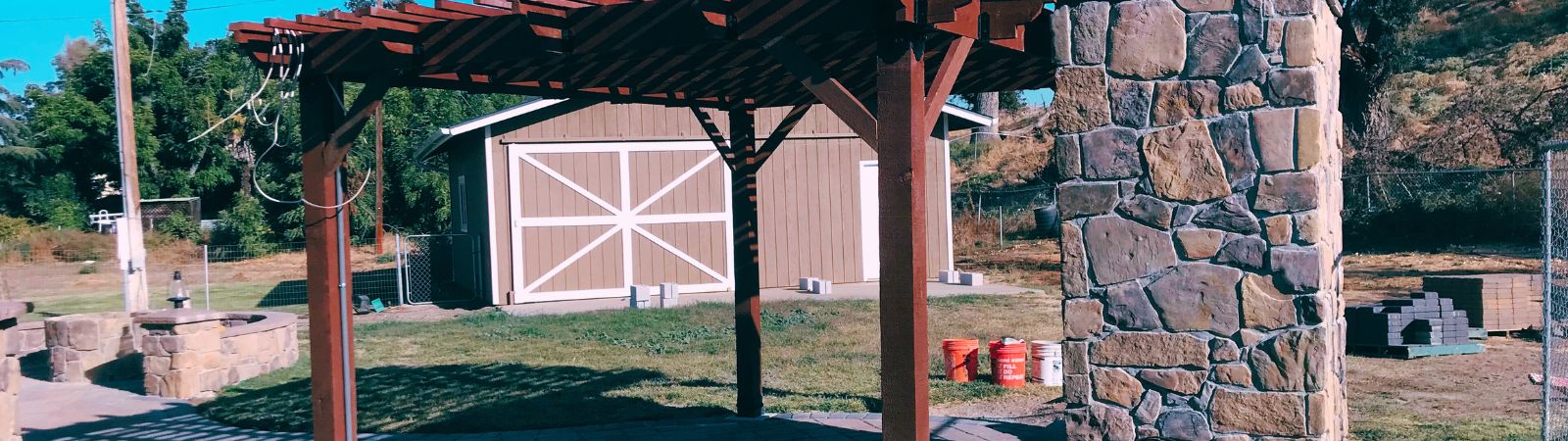 Custom deck builder Raleigh and pergola installation