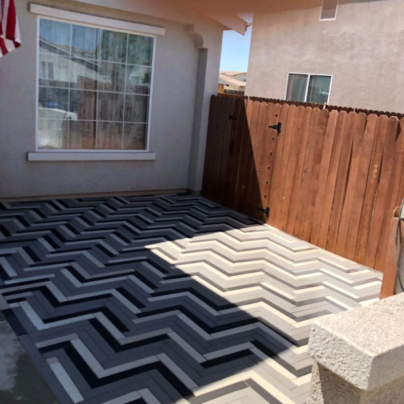Custom paver patio design with seating area built by 1OAK hardscape contractor in Raleigh